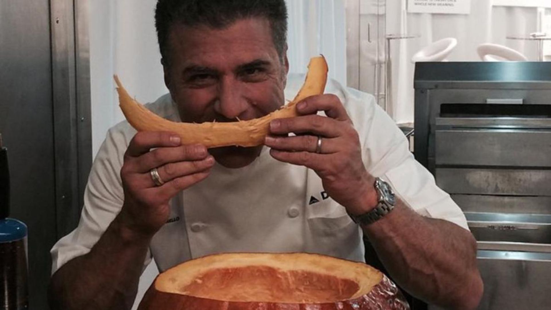 INSTAGRAM (@CHEFCHIARELLO)