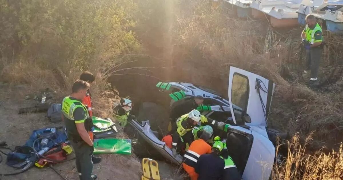 l Consorcio Provincial de Bomberos intervienen por un accidente de tráfico en la A-384, Km 102, sentido Campillo