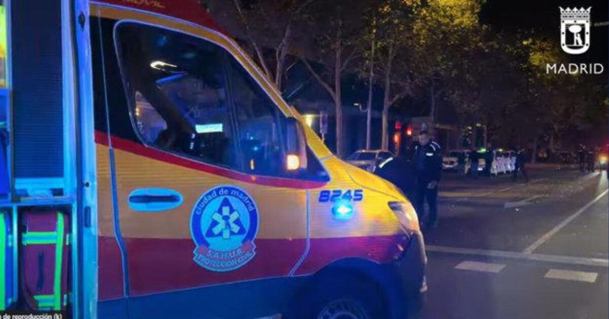 Fallece un hombre de 53 años tras ser atropellado en la calle Alberto Alcocer, Madrid