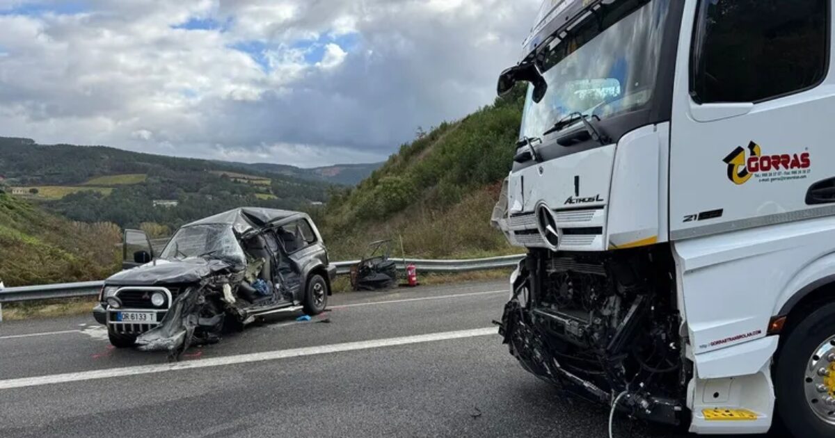 El conductor del todoterreno falleció y el del camión resultó ileso